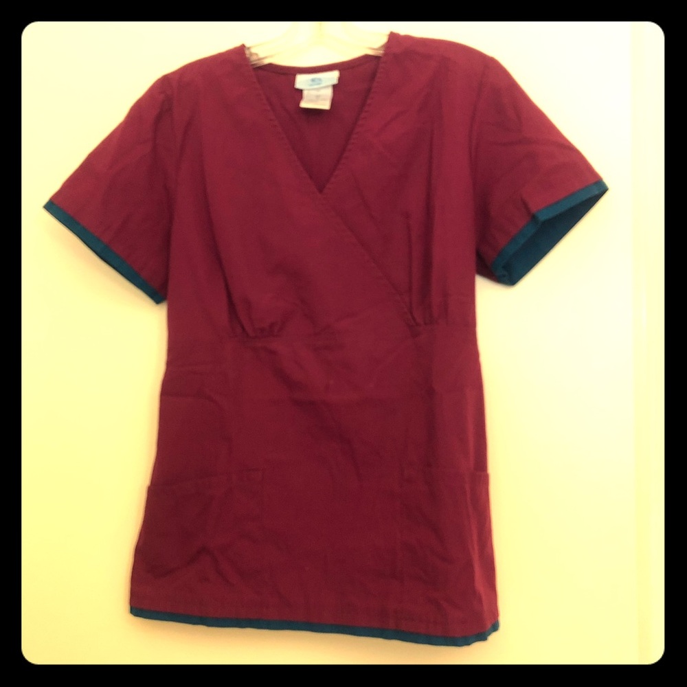 154. Scrub Top - Maroon w/ tie back